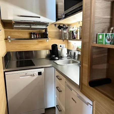 Le Panestrel Apartment *